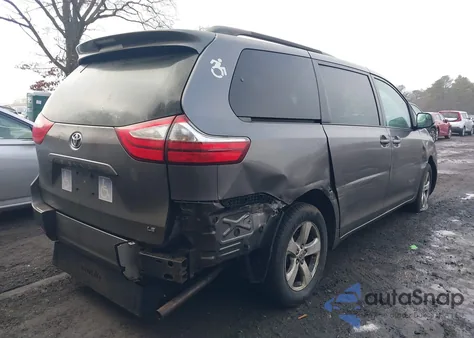 2017 Toyota Sienna Le 8 Passenger z USA, uszkodzony, nr VIN 5TDKZ3DC4HS766908